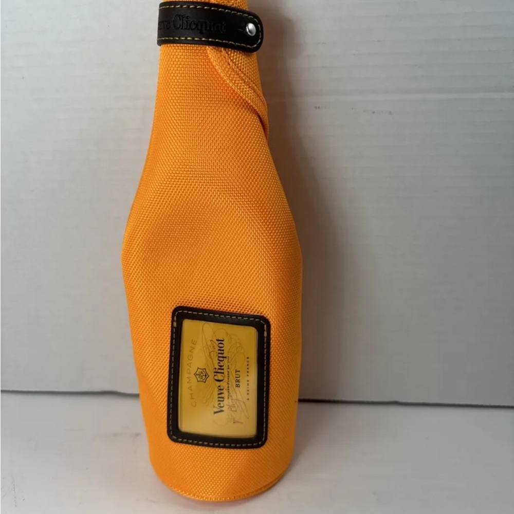 Veuve Cliquot Champagne Orange Bottle Sleeve Carrier with Zipper .